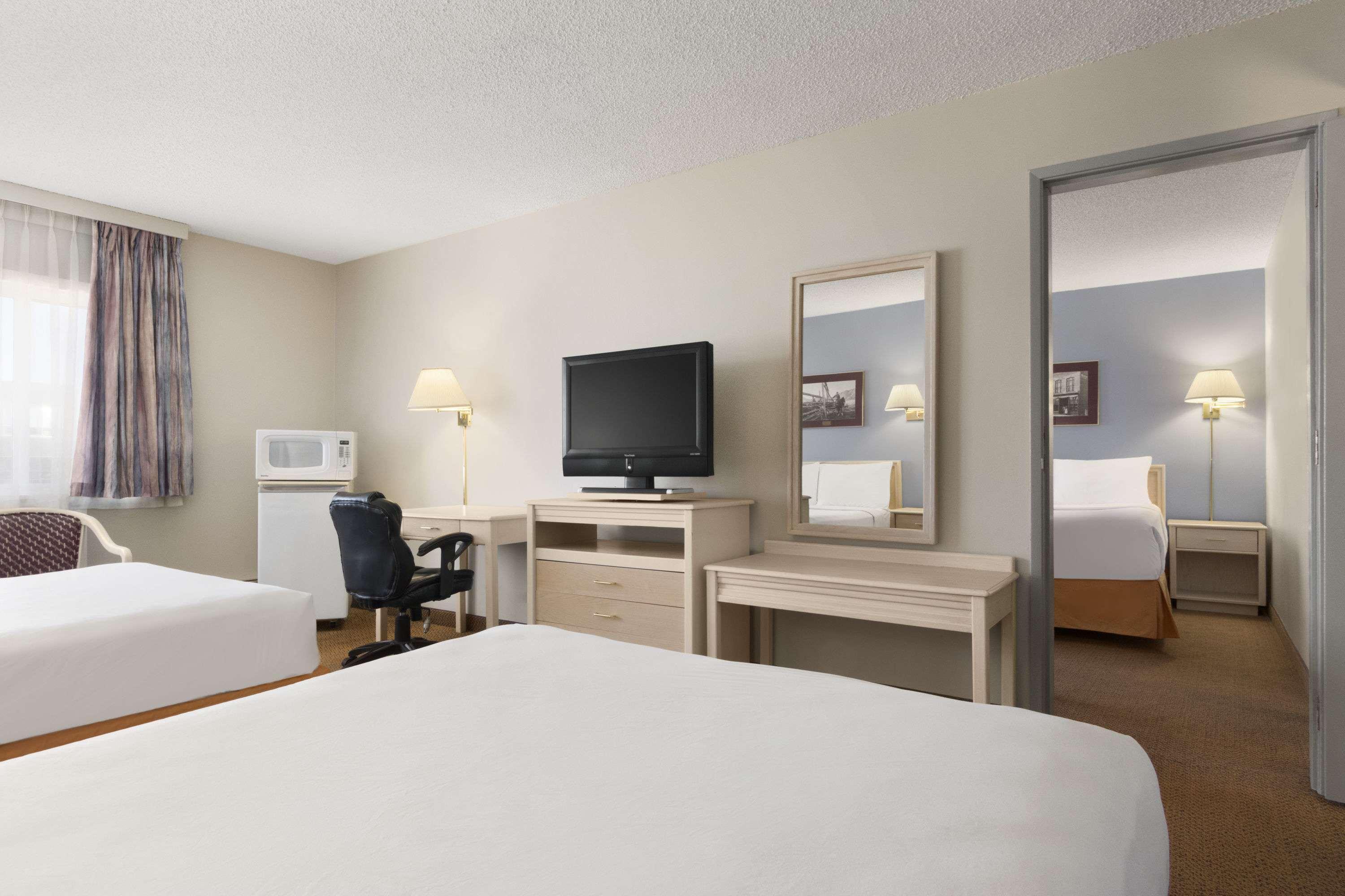 ทราเวลลอดจ์ คัลแกรี เซาท์ Hotel คาลการี ภายนอก รูปภาพ